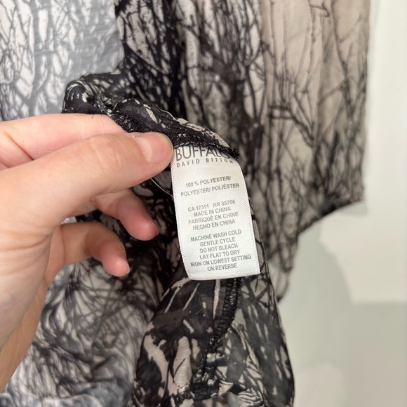 🎉4/30$🎉 Buffalo David Bitton Sheer Tree Print Kimono - Size S - Picture 4 of 5